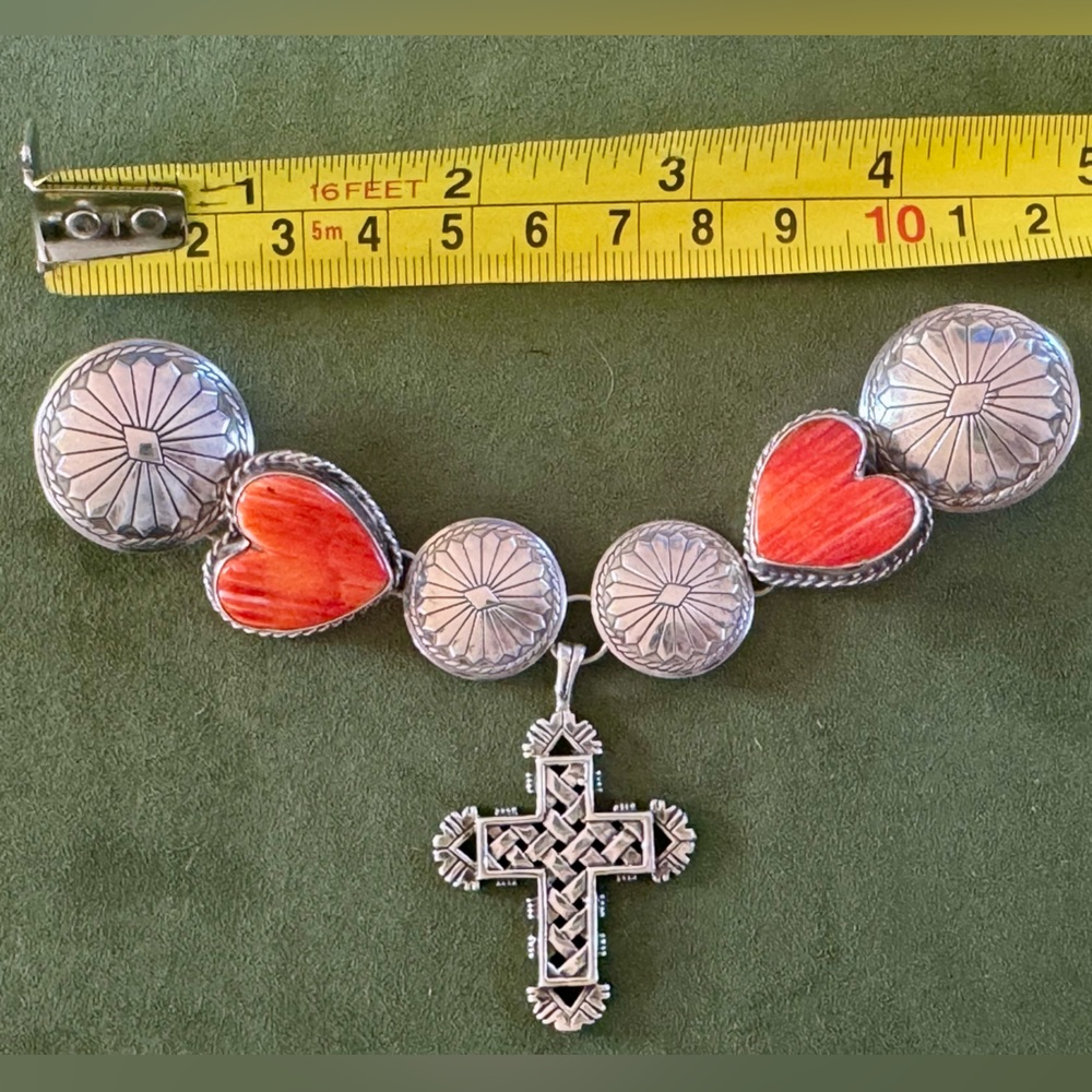 Vintage Native American Sterling Silver and Spiny Oyster Collar Pin. - Picture 8 of 10